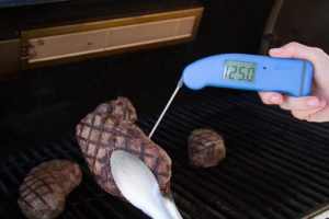 Temping a steak with a Thermapen