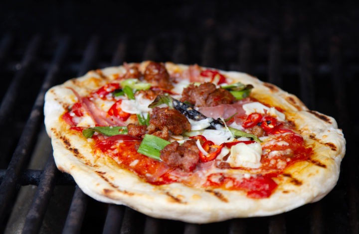https://blog.thermoworks.com/wp-content/uploads/2018/09/grilled_pizza_mk4_chefalarm-55-of-65-1-720x470.jpg