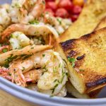 Grilled shrimp with toasted bread