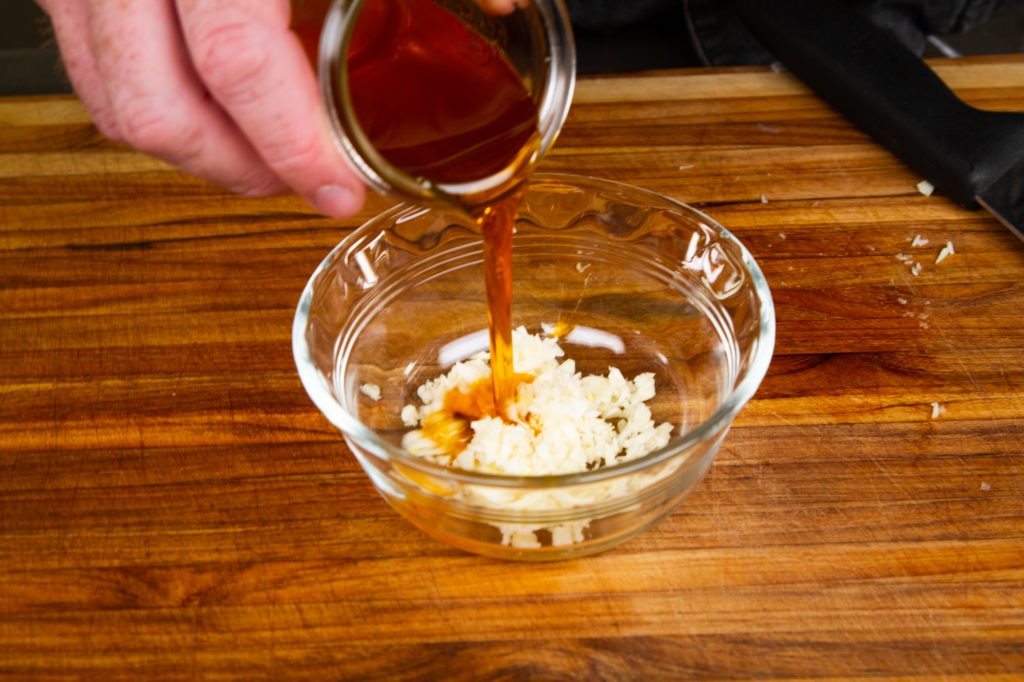 Mix minced garlic with oil