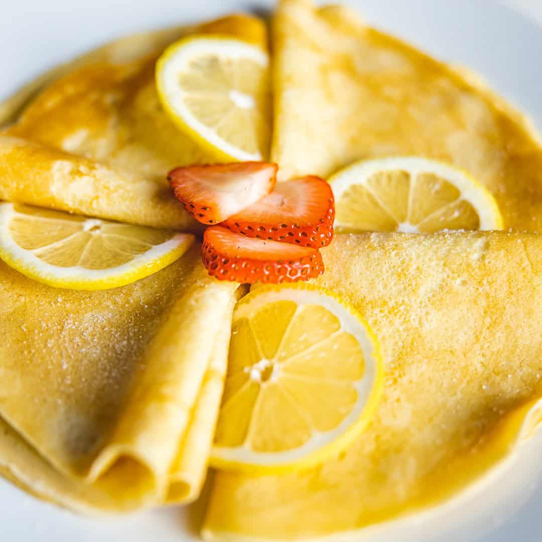 How to make crêpes, including pan temperature