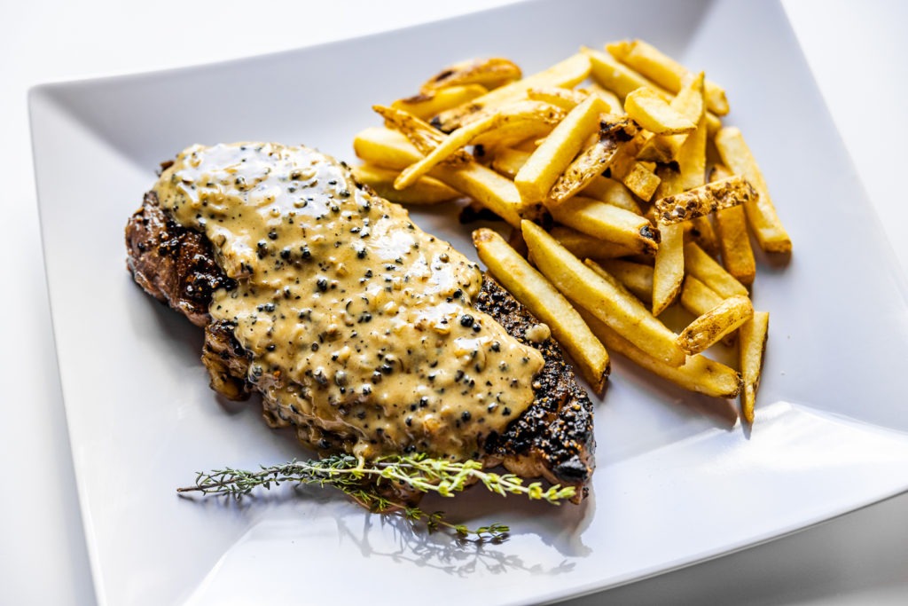 Steak au poivre with fries