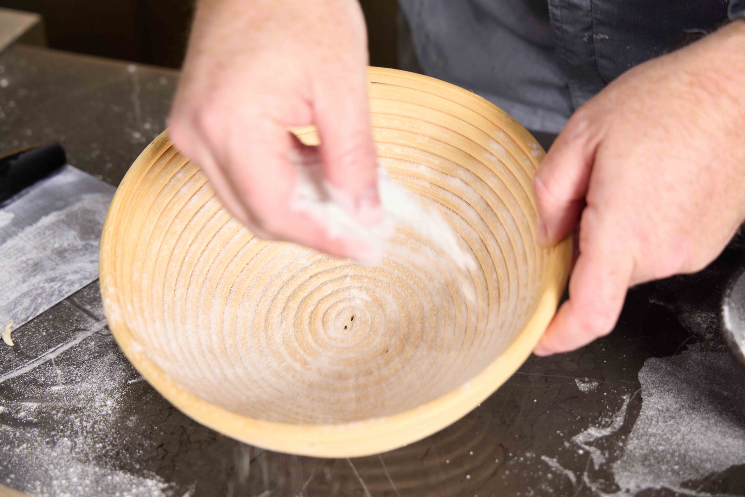 flouring the forms with rice flour